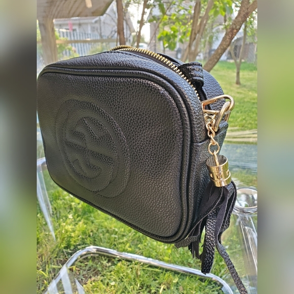shop_minerva's tweet photo. So good I had to share! Check out all the items I'm loving on @Poshmarkapp from @MyHandbagSale @BoutiqueViva @estateoforder #poshmark #fashion #style #shopmycloset #madeinchina #coach #eddiebauer: https://t.co/YHYQy6ikc0 https://t.co/t4Zag2aIhJ