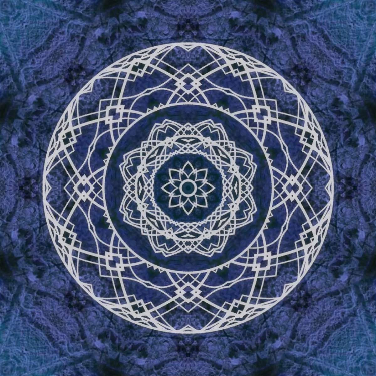 dronehandsmusic's tweet photo. The Mandala Loop is an ambient piano piece designed to be listened to on endless loop.  Watch on youtube: https://t.co/Q9TXg2w3b3  Support on bandcamp: https://t.co/TTFlOwFKuw https://t.co/8iFXHm1CvU