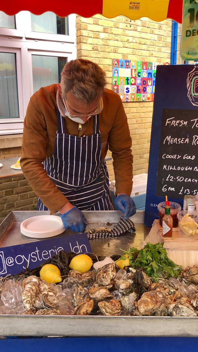 EarlsCourtFM's tweet photo. UK and Irish oysters freshly schucked https://t.co/lpfB2i5MgU