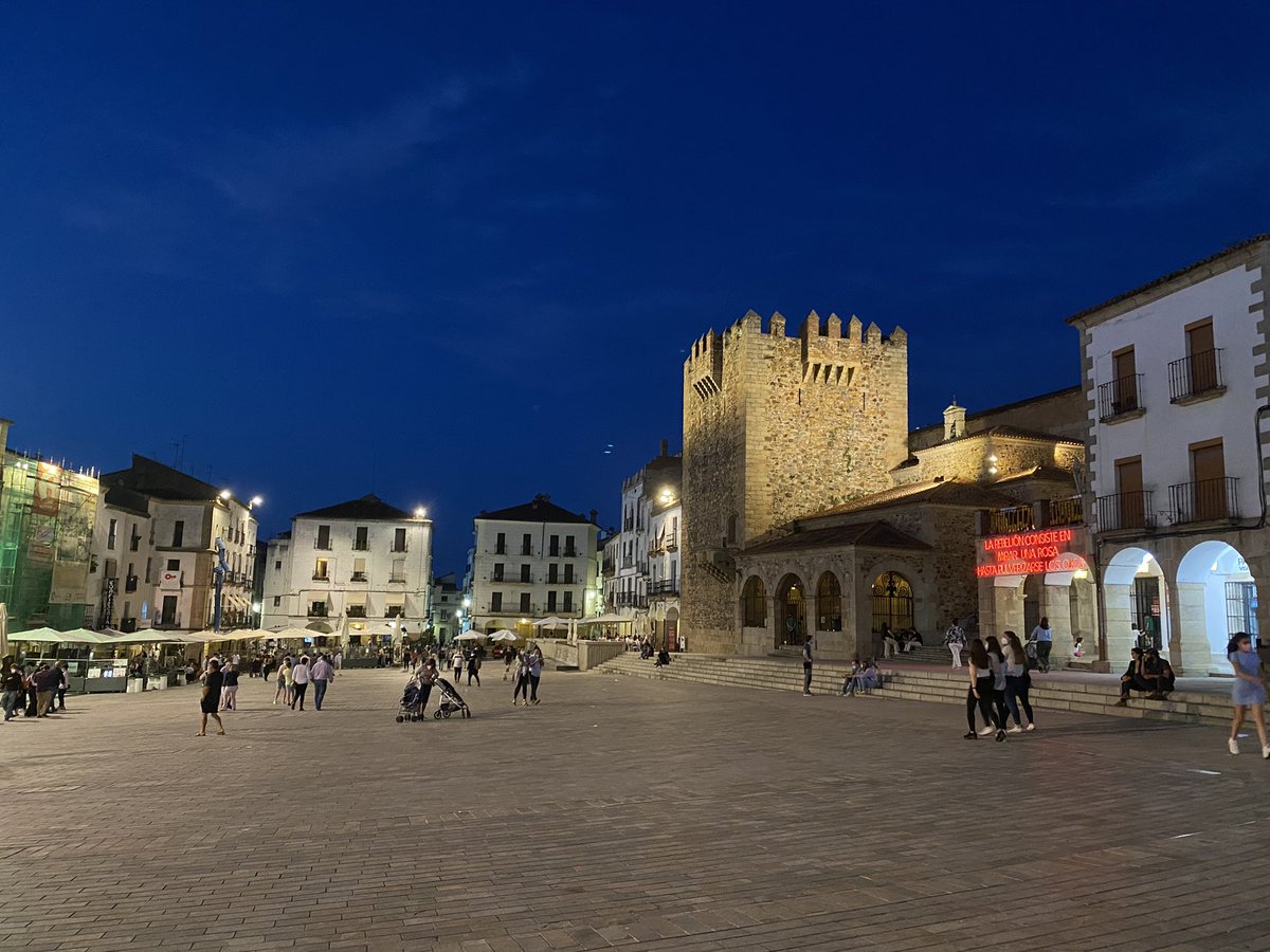 Había muchas formas de celebrar el fin del estado de alarma, algunas formas eran también las adecuadas. Me quedo con la gente responsable.