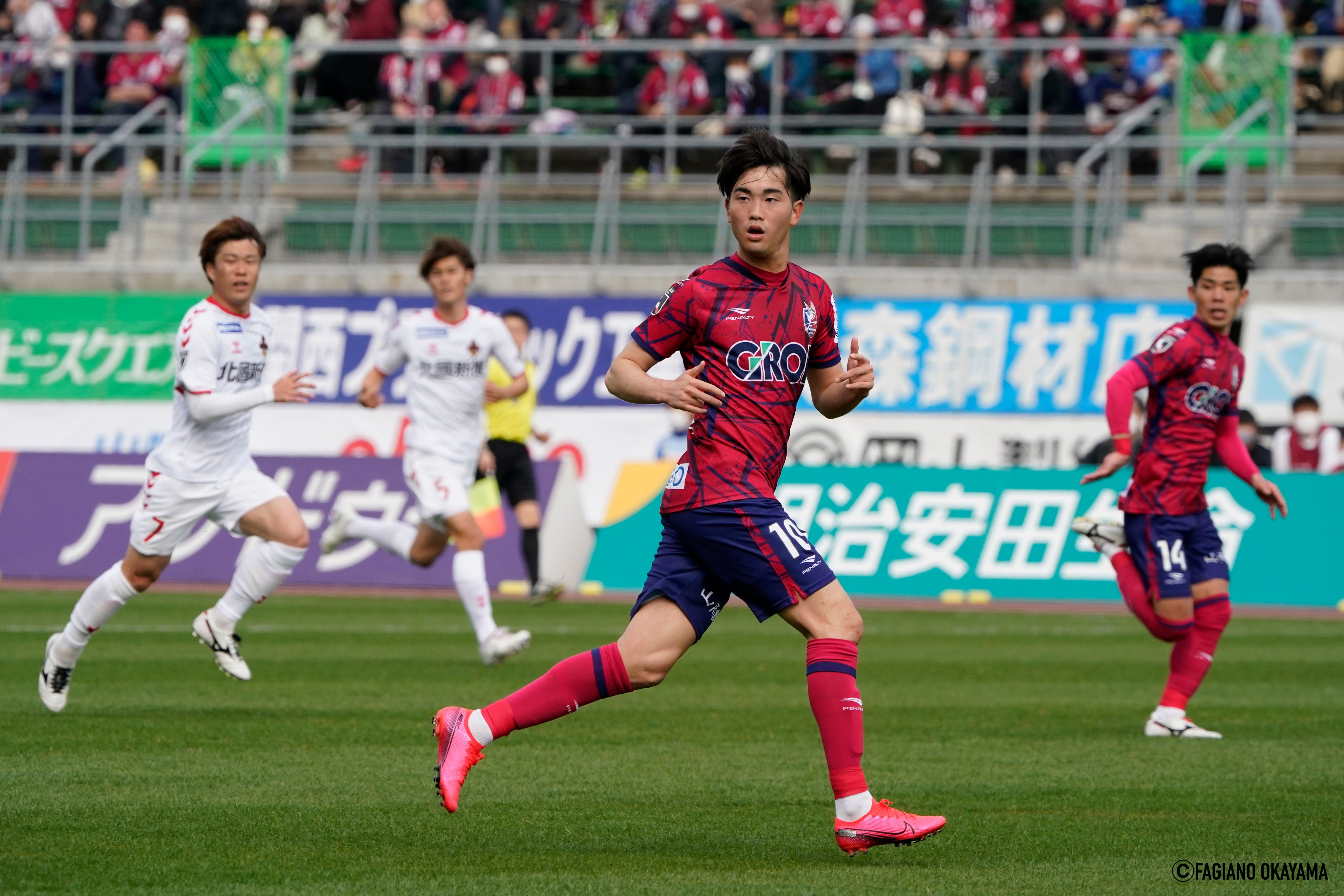 ファジアーノ岡山スタッフ公式 本日の試合で 宮崎幾笑選手がjリーグ通算100試合出場を達成しました これからもさらに試合 に出続けて 新たな歴史を刻んでいきたいです そして 結果も伴っていけるよう これからも毎日 準備を積み重ねていきます