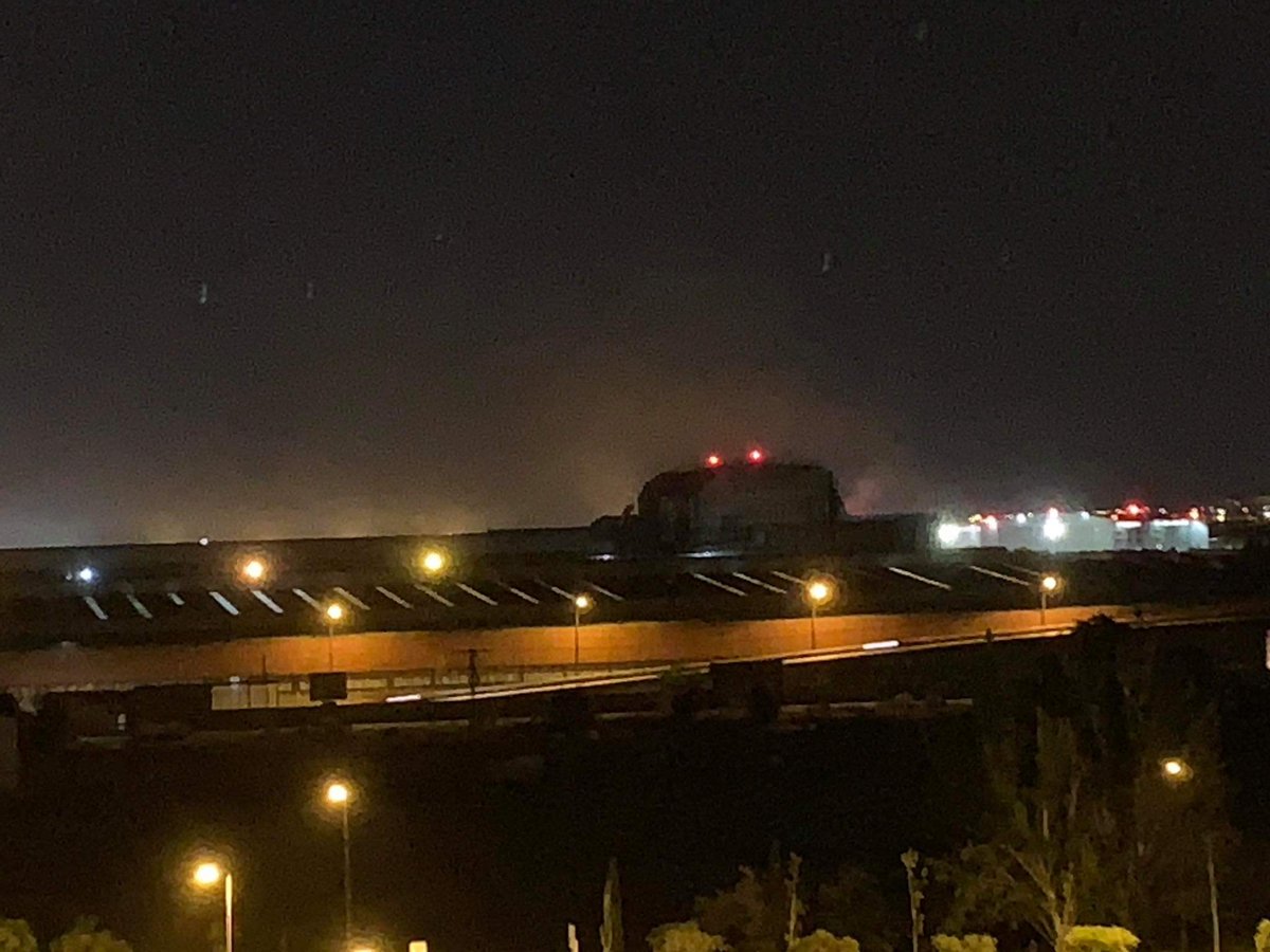 Lo de esta noche ha sido para ir al JUZGADO. 

El #olor a metal y el #ruido ha sido tan intenso que algunos vecinos han llamado a los bomberos, otros preguntado a través de RRSS que qué era ese olor.. 

Pues señores, sepan que es #Corrugados y su impunidad. 
Anoche 👇