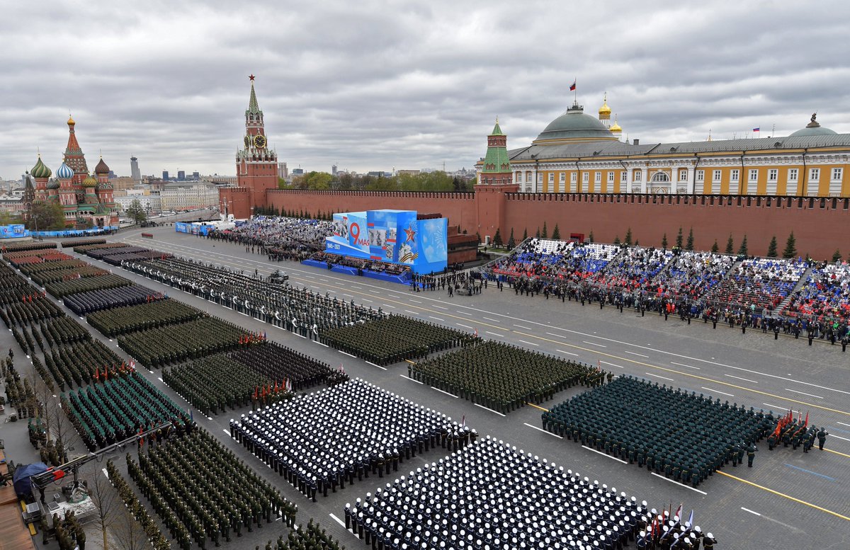 KremlinRussia's tweet photo. #9мая #ДеньПобеды «Мы всегда будем помнить, что величественный подвиг в Победе над нацизмом совершил советский народ» https://t.co/AmFSc0py1V https://t.co/FCp4HL96ZR