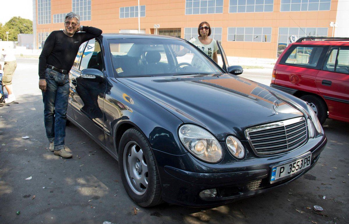 The bridge crossing the natural border was quite long, so we hitchhiked a ride to the other side. This couple does business in Romania, but lives on the Bulgarian side.Ride 18: Giurgiu to Ruse, Romania/Bulgaria (14km) 