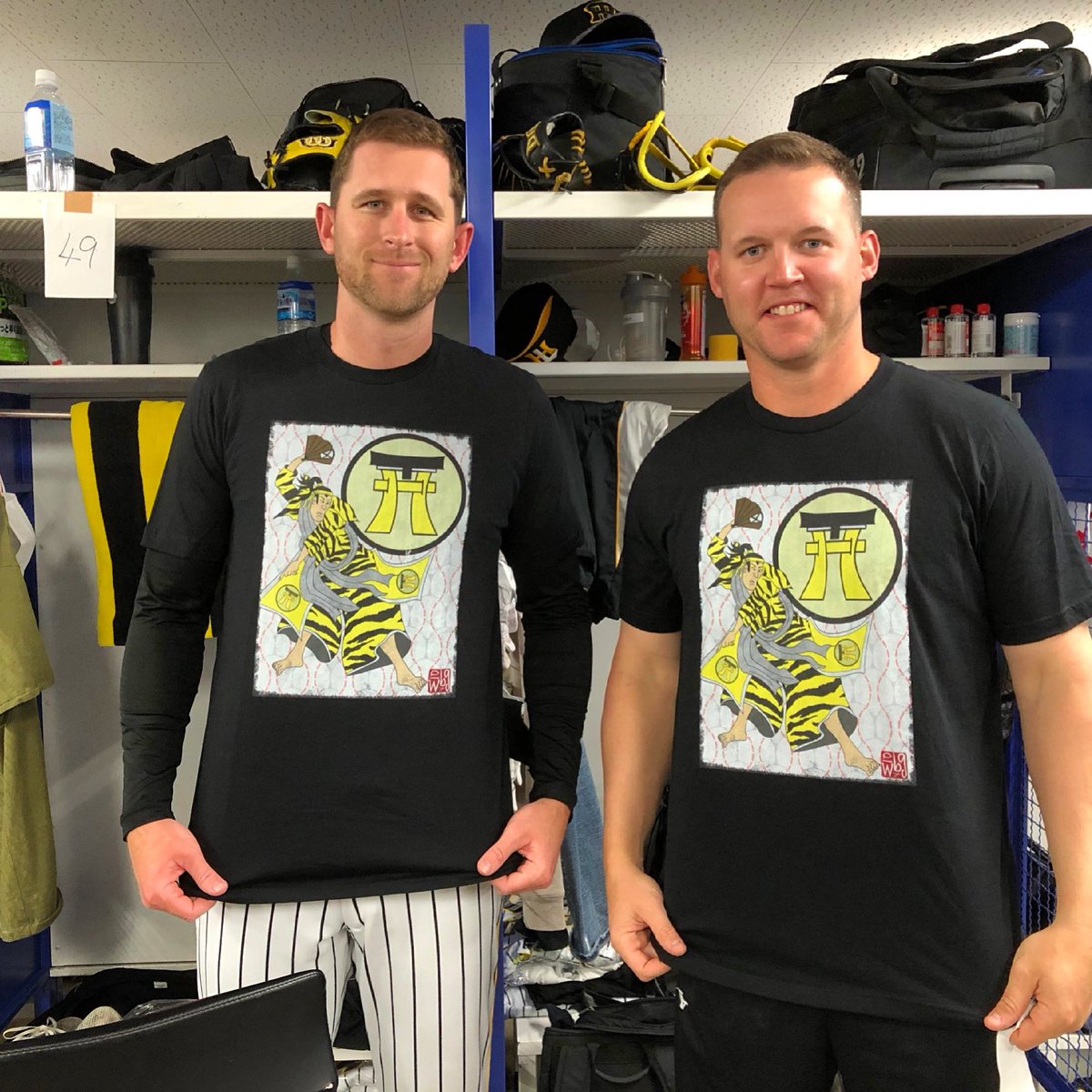 MusashiBenny's tweet photo. Big Thanks to Jerry Sands and Joe Gunkel. I hope you enjoyed the designs and thank you for the support! More designs @ https://t.co/XT9AwFovRF #teepublic #tigers #baseball #hanshintigers https://t.co/WUZjFUZqx7