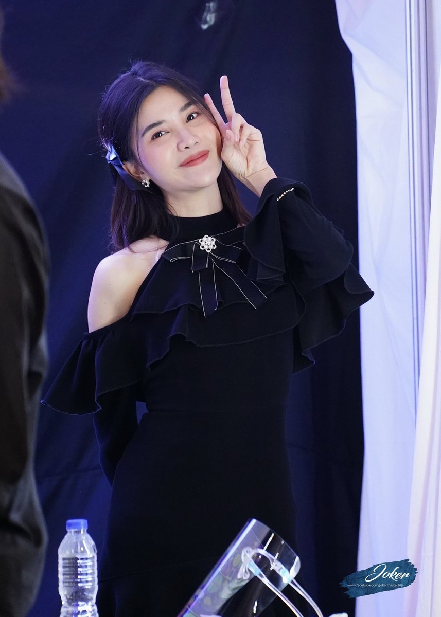 jokermaster619's tweet photo. คุณเพชรผู้สวยขั้นเทพ^^ #PetchSweat16 ในงาน #Cheki ของซิงเกิล #Sweat16 #Damage10 คุณไอดอลกระทรวงผู้น่ารัก^__^ น่ารักเสมอๆเลยครับ (ไม่มีจังหวะดีๆถ่ายเลยอ่าาาาา) ถ่ายด้วย #Sony #A7III + #FE70200F4G ชมภาพเพิ่มเติม https://t.co/rWkgCC9FL3 https://t.co/Ts32eArrzx