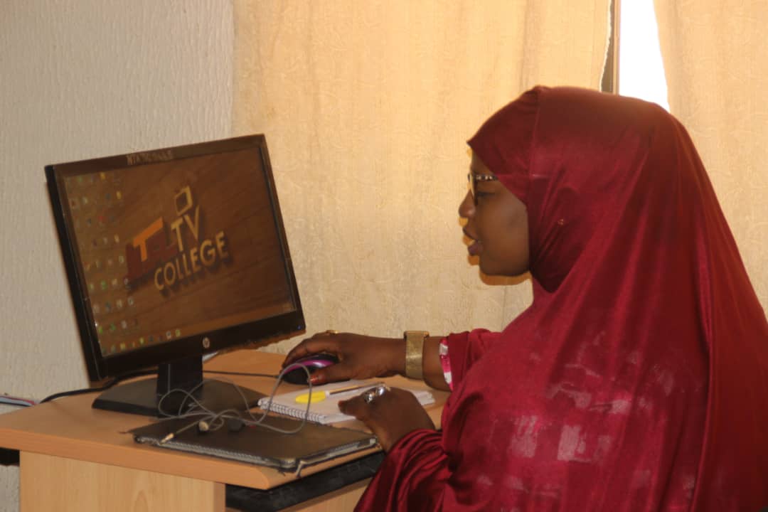 BornoYoung's tweet photo. I am an NCE graduate (PES in education), undergone different courses on journalism, peace building &amp; peacekeeping prog national &amp; international, currently pursuing my advance online journalist course at TV College Jos, I live in Borno. Please RT may be my employer is in your list https://t.co/NDRMbfpIP5