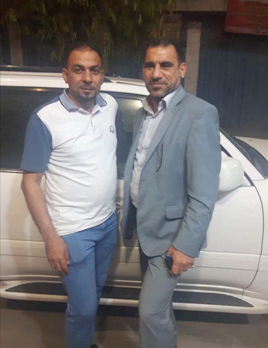 بلد فيه.. 
من يريد الحياة يموت

ولا زال الاحياء بذل يعيشون
#ايهاب_الوزني