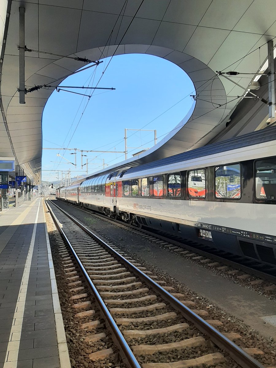 With the 'Transalpin' EC train with Swiss panorama wagon to Bischofshofen, Innsbruck and Zurich, and the 'Vindobona' Czech Railjet train to Vienna, Prague and Berlin.