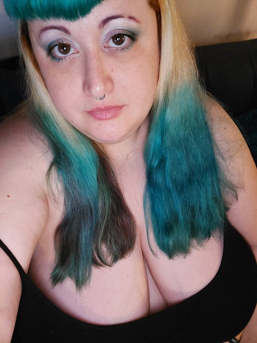 New hairrr, same big ass titties! 😁 https://t.co/S0DB1NbsDX<a href="/tag/bbw"class="tags"><span>#bbw</span></a><a href="/tag/content"class="tags"><span>#content</span></a><a href="/tag/gothbbw"class="tags"><span>#gothbbw</span></a><a href="/tag/onlyfans"class="tags"><span>#onlyfans</span></a><a href="/tag/contentcreator"class="tags"><span>#contentcreator</span></a>