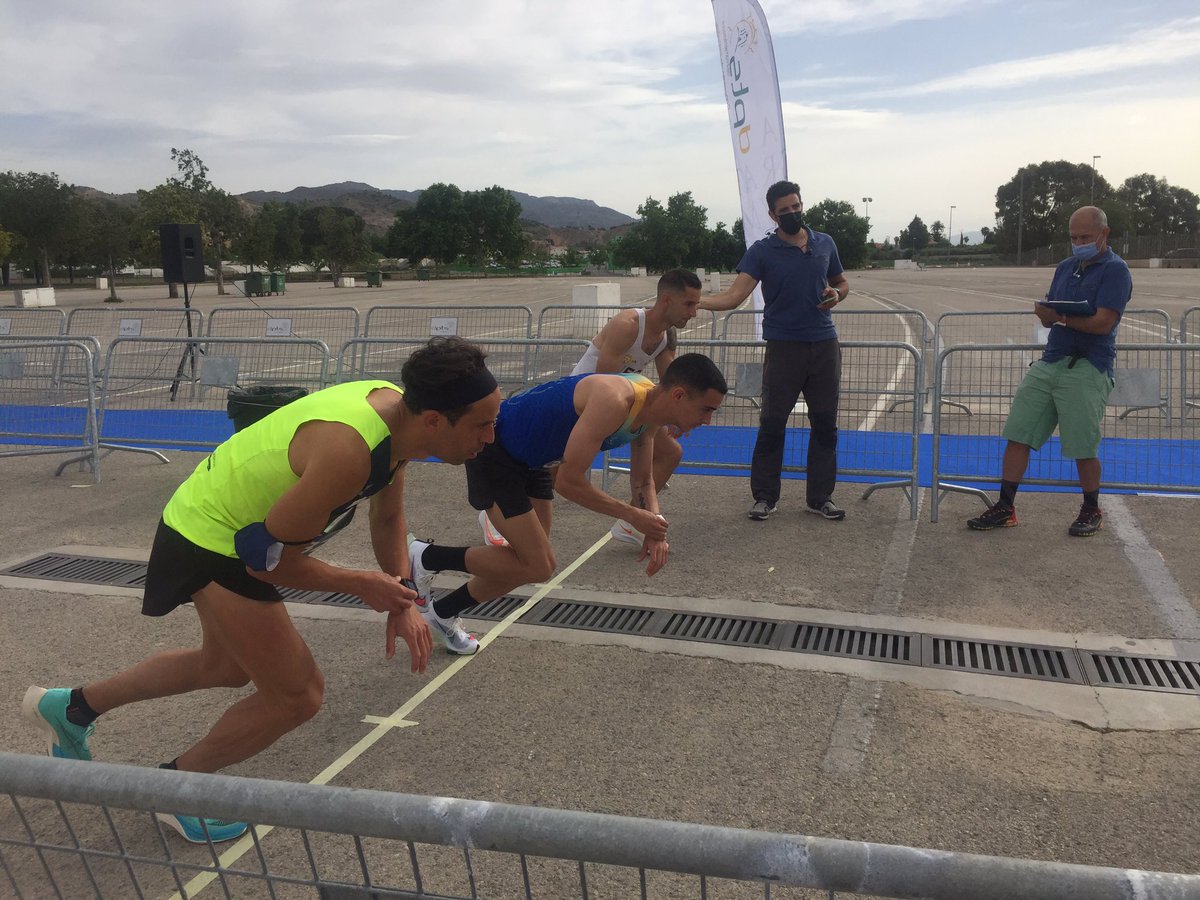DeportesLorca's tweet photo. ¡Ha llegado el día! La carrera “Corre X Lorca” está en marcha 🏃🏻♂️🏃🏻♀️. Situación especial para una conmemoración especial. Con exhaustivo protocolo de seguridad y con un gran trabajo del personal humano, que la ha hecho posible. ¡Bravo! 💪🏻🙌🏻👏🏻 #correxlorca #Lorca https://t.co/YIphTFy32M