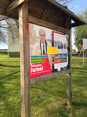 PrendQui's tweet photo. Campagne d'affichage à Blangy-sur-Bresle ce matin, pour une région et un département qui prennent soin.
📍 Retrouvez-nous lundi à Blangy-sur-Bresle (22 rue de Morgan au Centre Médico Social) à 18h ! https://t.co/t0R0maphRa