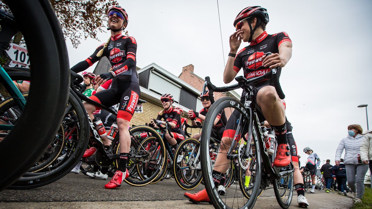 Did you know ... Denise Betsema never ever did a UCI road race before yesterday? Making progress! ⬆️

📷 <a href="/Blieck/">davydb_photography</a> 
#GPEcoStruct #crossiscoming
