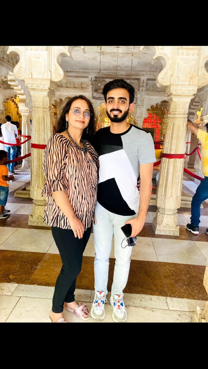 Being_Stubborn's tweet photo. My mom once said. "Believe in yourself &amp; listen to your heart, you'll surely succeed. But being practical is very important, so listen to your heart but always take advice from your mind." So in every situation, everything ends well.
#VFcelebratesMothersDay  #MomKnowsTheBest https://t.co/9Nzqj7vhs2