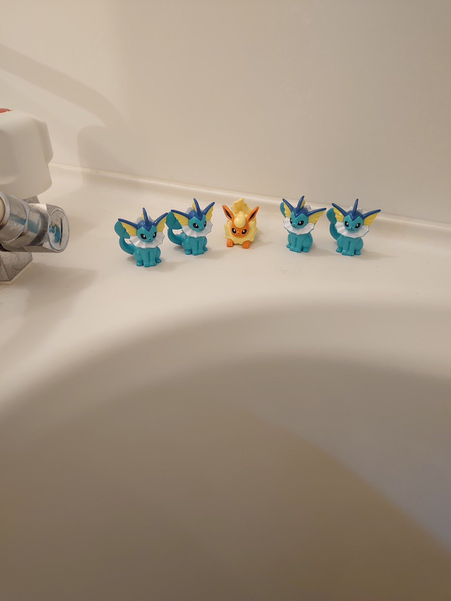 ちー坊 ぷにぷにツムツム ポケモンバスボールでこの確率の高さ何なん それぞれ別の店で買いました シャワーズに愛されし女 圧倒的ブースター不利 T Co Iybkwnwo1r Twitter