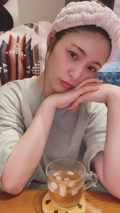 🏠でオフモード😶😶😶 https://t.co/MbEqL8LqOx