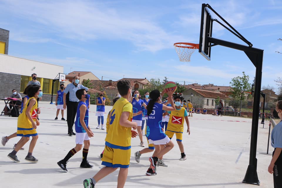 Las competiciones provinciales también han arrancado en 𝐒𝐞𝐠𝐨𝐯𝐢𝐚 en varias categorías

✅ MiniBasket con 7⃣ equipos
✅ Benjamín con 4⃣ equipos
✅ Infantil - Cadete ⛹️⛹️‍♀️ con 8⃣ equipos
✅ Pequebasket con 4⃣ equipos

Gracias a clubes y <a href="/FBCyLSegovia/">FBCyL Segovia</a> por hacerlo posible 🚀🏀💪