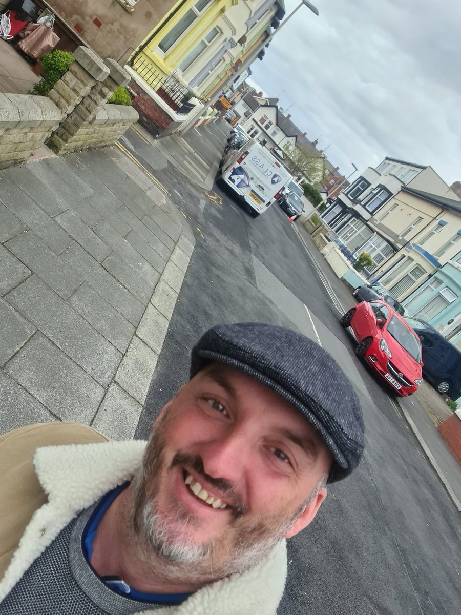 ThePeakGroupLTD's tweet photo. To peaky sticker it or not to peaky sticker it , that is the question.
#wheninblackpool https://t.co/5YQdJHI48w