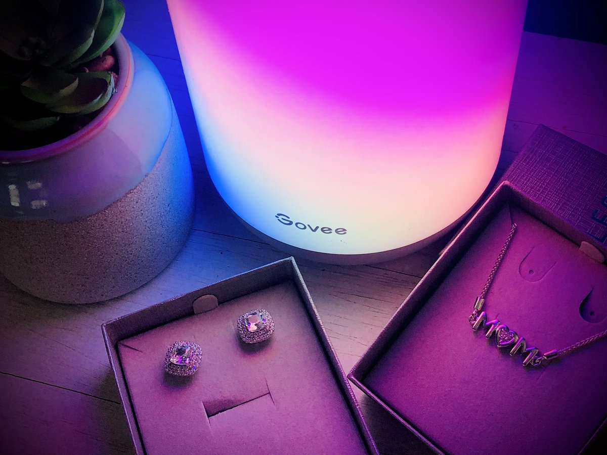 SBattlestation's tweet photo. Happy Mother’s Day to my beautiful wife ❤️ ❤️ #govee #momismylight https://t.co/r5h2vjC2q4