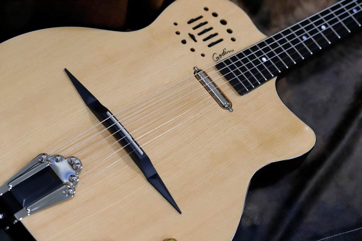 ties__store's tweet photo. ベース専門店なのにこれで3本目の入荷になります、Godin Multiac Gypsy Jazz
ピエゾ、マグネットと守備範囲の広いギター
なによりこの風貌がいい感じですよね
https://t.co/Is0PcxiRtx
デジマートにも出品中!
https://t.co/g54ayxoU1Z
#godin #Multiac #GypsyJazz #Maccaferri #maideincanada https://t.co/8fBKgfDfVZ