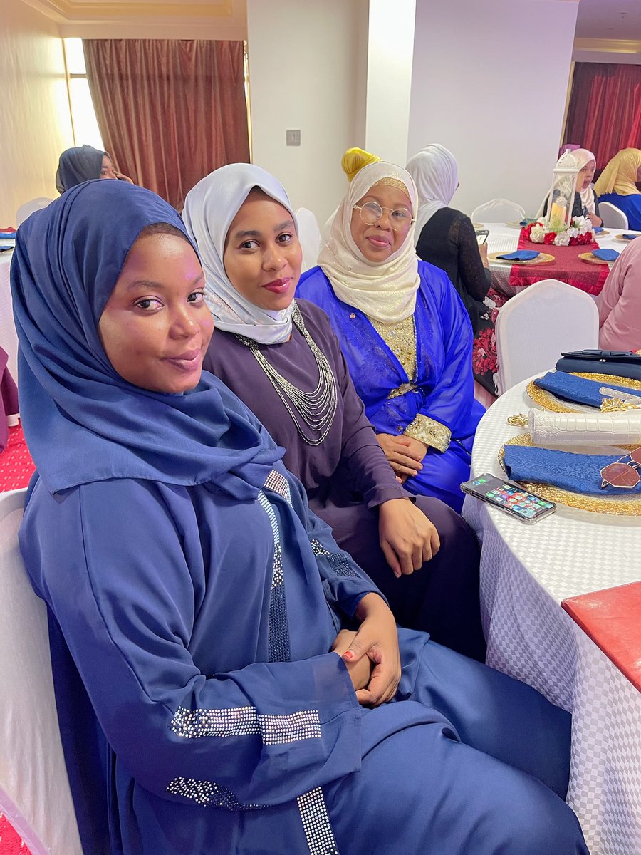 RahmaMwita's tweet photo. #LadiesInIslam Happening Now. Nna Tiket Moja kwa Mdada wa Kiislam Anaeweza kuja Golden Tulip Now Tuftari pamoja na kupata Elimu ya Akhera. https://t.co/HzoPHaD5yU