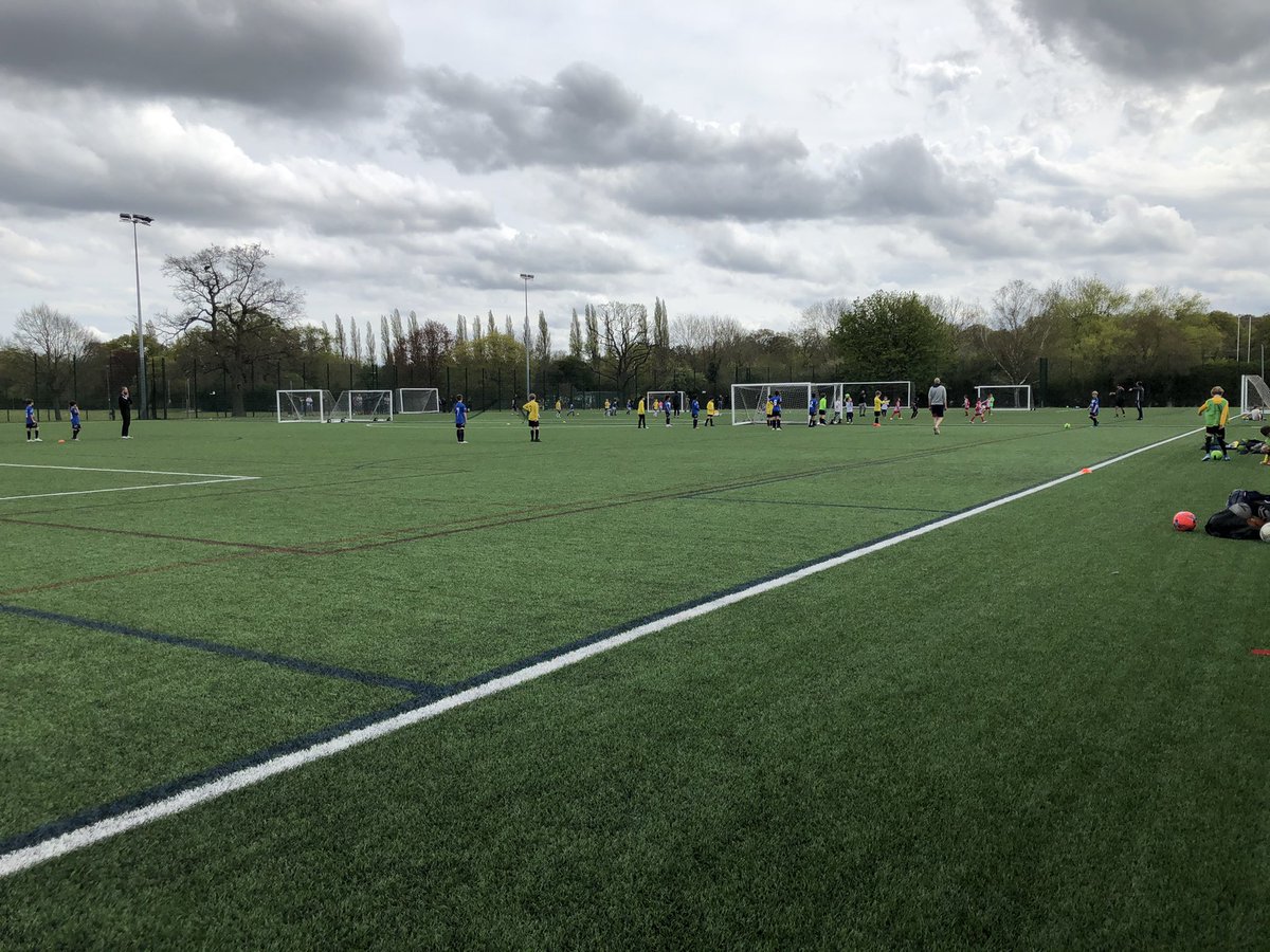 drkarenedge's tweet photo. Always love watching 10yo on the #footie pitch. Last week he declared he rediscovered his #joy on pitch thanks to his #teammates #coaches @WinFinchleyFC #risingstars especially CoachT and Lionel. #imwithnumber4 #2sofar #love #chaffeur #sundays ...and Tues, Fridays & most Sats 🤷🏻♀️ https://t.co/UZjbiinoOU