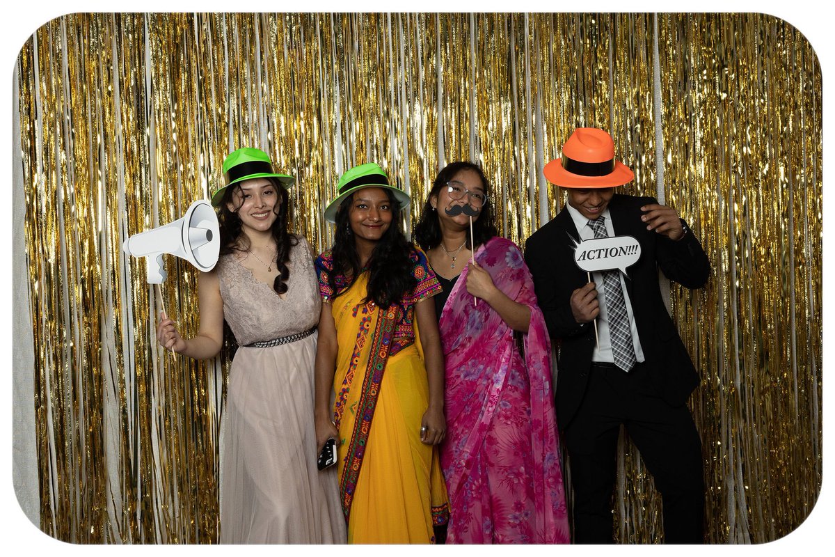 MsHellyersClass's tweet photo. Prom 2021! @GFC_Activities #OnwardCentral @GFSchools https://t.co/Hn0QVJkGjz