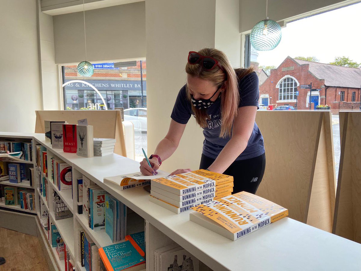ForumBooks's tweet photo. Thanks so much @AnjiAndrews for popping in to sign #RunningInTheMidpack ๐โโ๏ธ ๐งก !! https://t.co/J4OkcvNd8d
