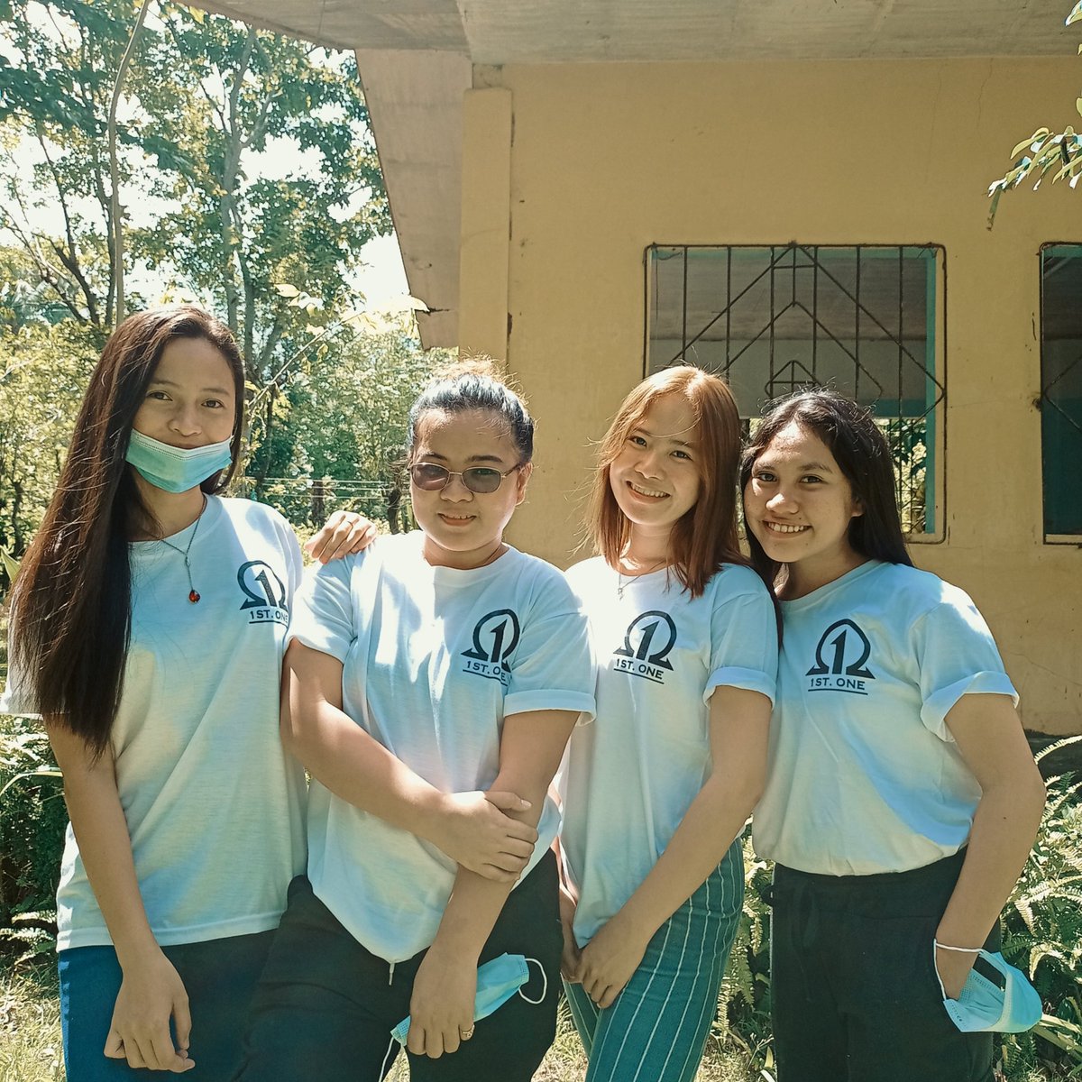 ForOneMindanao's tweet photo. The Women and For. One behind all of the efforts of Cleaning Project Program and our Forone Mindanao Fansong Singers ❤️
@1stoneOfficial https://t.co/0BlH6zqeIh