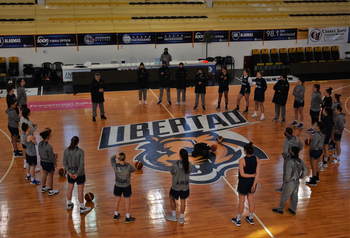cabboficial's tweet photo. Selección Mayor: ya se entrena en Sunchales con nueva capitana.

Toda la información de cómo empezó la concentración en la ciudad santafesina pensando en la Americup. Cómo será el trabajo hasta el 18 de este mes.

📝https://t.co/xsiceeVBvz https://t.co/OrEw2gN5TU