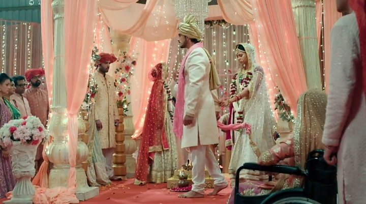 Shaadi samapan hua!Wouldn't be a dream wedding, but when destined it has to happen!They held hands, and lastly although Raavi tried to remove that sindur it landed on her <3 #2MonthsOfShiVi