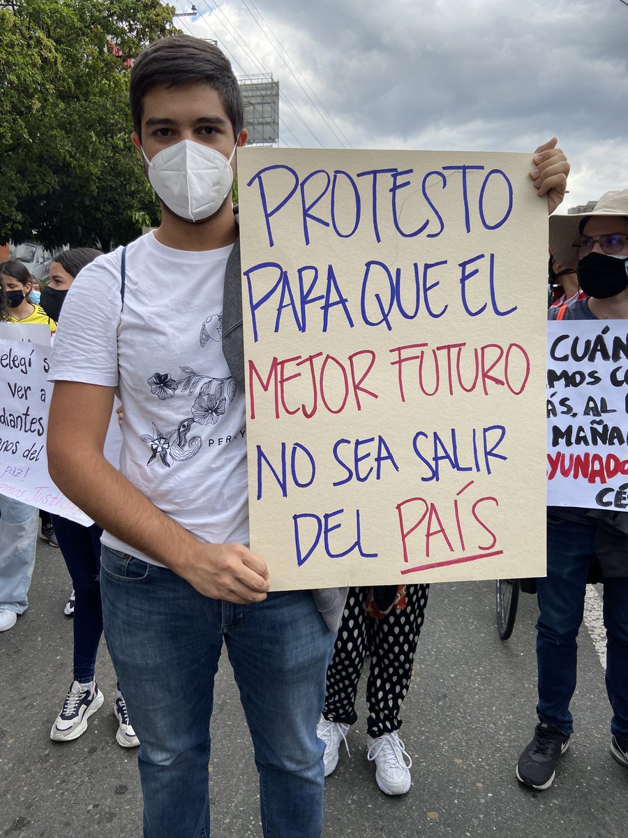 Tolaymaruja's tweet image. Postales del paro...