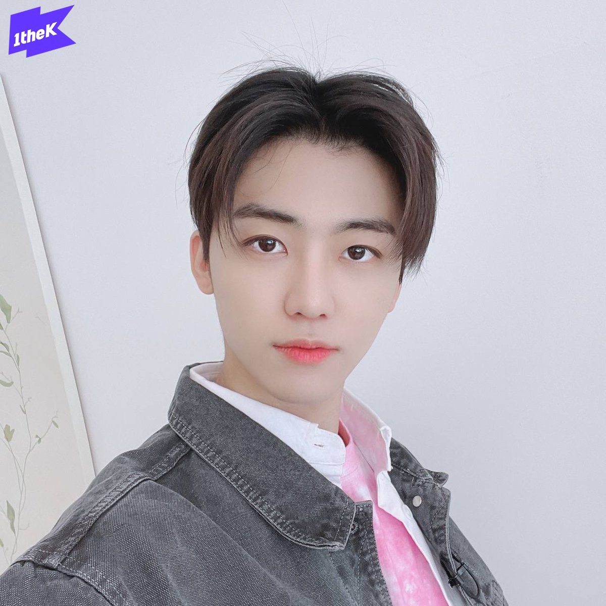 jaemin813_th's tweet photo. [TRANS] 210509 ใน NCT DREAM ก็มีเด็กประถมด้วยหรือเนี่ย???🤣

เบื้องหลังภาพเซลก้าของเด็ก ๆ ดรีมจากร้านขายซอสเผ็ด 1theK ที่ให้อารมณ์ออกมาแบบร้านคัมจาทังเนอร์สเซอรี่ไม่มีผิดเพี้ยน 🐰🐬🐹

#PrisonInterview 👉 https://t.co/tGBW81P81t

#NCTDREAM_맛_HotSauce #JAEMIN #재민 #NCTDREAM https://t.co/MbomNP5WWI