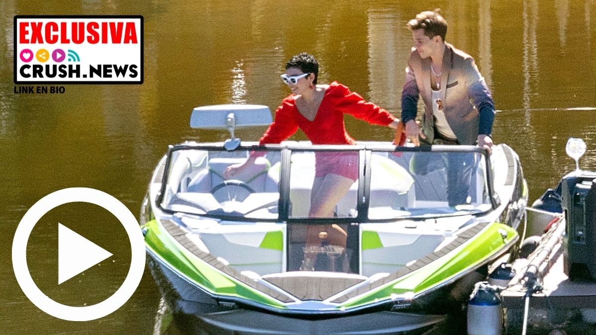 crushnews_es's tweet photo. ¡Alerta vídeo!: Carla Díaz y Andre Lamoglia, romance a todo gas en la serie Élite https://t.co/8SWycTR8UR
#carladiaz #andreLamoglia #elite5 #elitenetflix https://t.co/wfEjMhqyzc