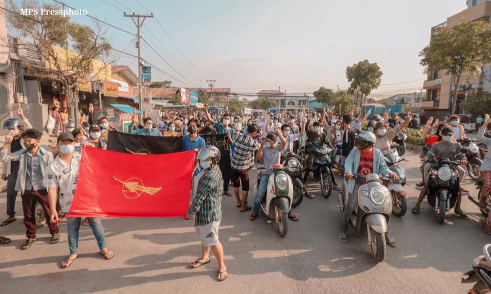 Myanmar_Now_Eng's tweet photo. Residents in Mandalay organised a rally on Sunday in protest of military rule and the ‘slave education’ system instituted under the coup regime. #WhatsHappeningInMyanmar https://t.co/dZBgTRNYqQ