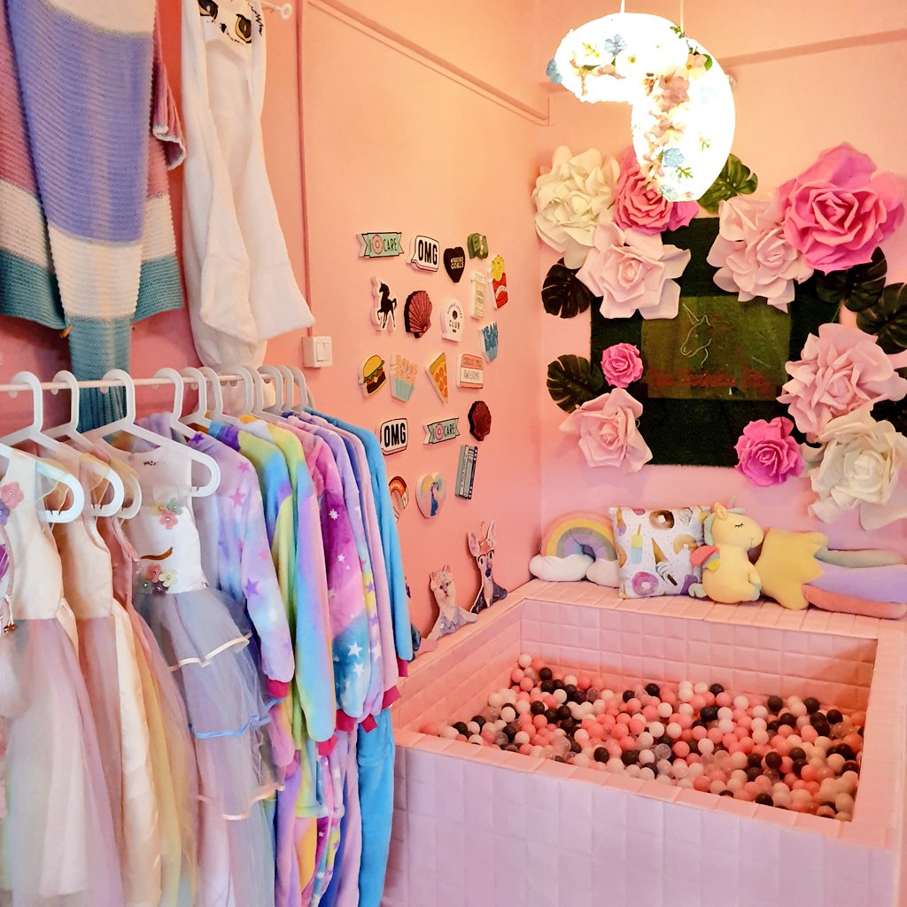 thetwinklesky's tweet photo. Hi korang we are new on twitter . Sapa sini orang SHAH ALAM 🙋‍♀️ . Jom datang shopping kedai kami di space U8 .Sedih pkp ni butik sunyi je. Dari bulan 8 , 2020 kami beroperasi disini sebelum ni outlet kami di bukit jelutong selama 4 tahun . Tolong RT untuk rezeki kami https://t.co/7M4PODQYaM
