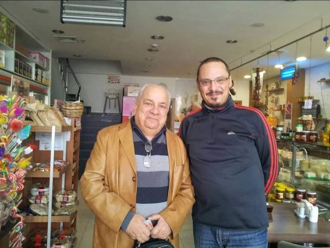LEVENT KULACOGLU (@riwot) on Twitter photo Mekânın cennet olsun büyük usta! Sevgi ve saygıyla anıyorum!
#devekuşukabare #ZekiAlasya #MetinAkpınar <a href="/ugurdundarsozcu/">Uğur Dündar</a> Mekânın cennet olsun büyük usta! Sevgi ve saygıyla anıyorum!
#devekuşukabare #ZekiAlasya #MetinAkpınar <a href="/ugurdundarsozcu/">Uğur Dündar</a>