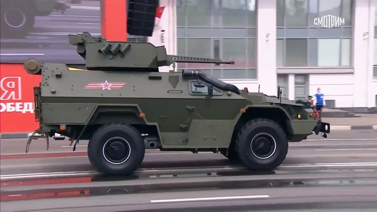 Russian_Defence's tweet photo. TsNII Burevestnik hardware at the Nizhny Novgorod parade: KamAZ 43269 Vystrel w/ 30 mm BM-30D RCWS; 152 mm 2S43 Malva and 120 mm 2S40 Floks. None of those are yet in service.
Images via https://t.co/kB5erisiX5 https://t.co/hY1C8xjOPw