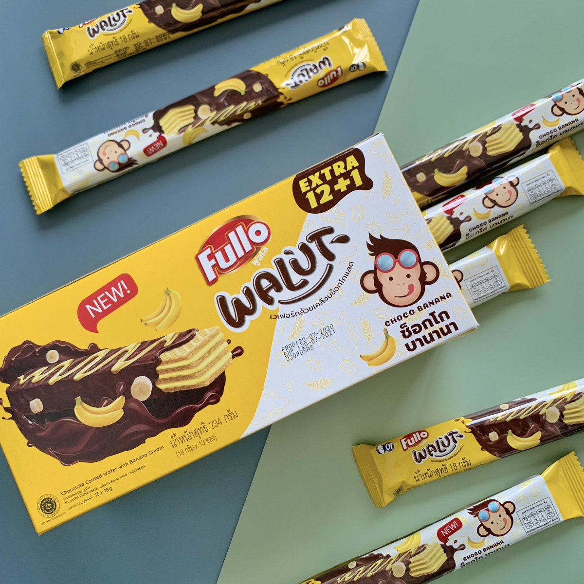 hungrybearrrr's tweet photo. ไปแม็กโครเห็นขนมใหม่น่ากินดี ฟูลโล เวเฟอร์ รสกล้วยชัดมากกก ใครชอบกล้วยคือนัมเบอร์วันเลย กล่องละ 48 บาทมี 13 ซองตกซองละไม่ถึง 4 บาท คุ้มมากก กินเล่น กินกับนมก็เริ่ด
#fullo #walut #chocobanana #wafer #ฟูลโล #วาลุท #ช็อกโกบานานา #เวเฟอร์ #อร่อยเพลินเกินห้ามใจ #อร่อยบอกต่อ https://t.co/VFMxCgrnUy