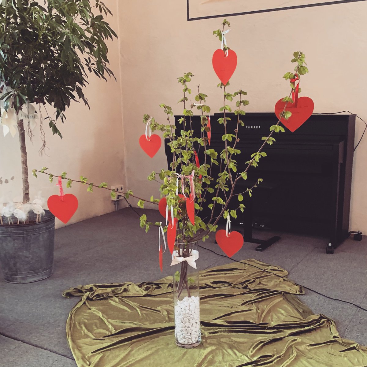 familienmann's tweet photo. #Merci #viumau für Euren tollen Einsatz im heutigen Muttertags-GD, liebes Sunntigschuel-Team! 🙏
#muttertag #mut #MUTtertag #kirche #sumiswald https://t.co/0WiAts1RI3