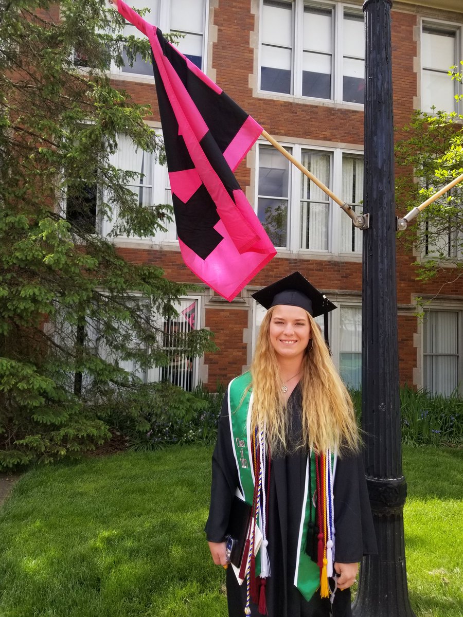 winnie_phred's tweet photo. #MuskingumE #LongMagentaLine #MU_RunJumpThrow #MuskingumMusic https://t.co/6bm0gTZ2Q0