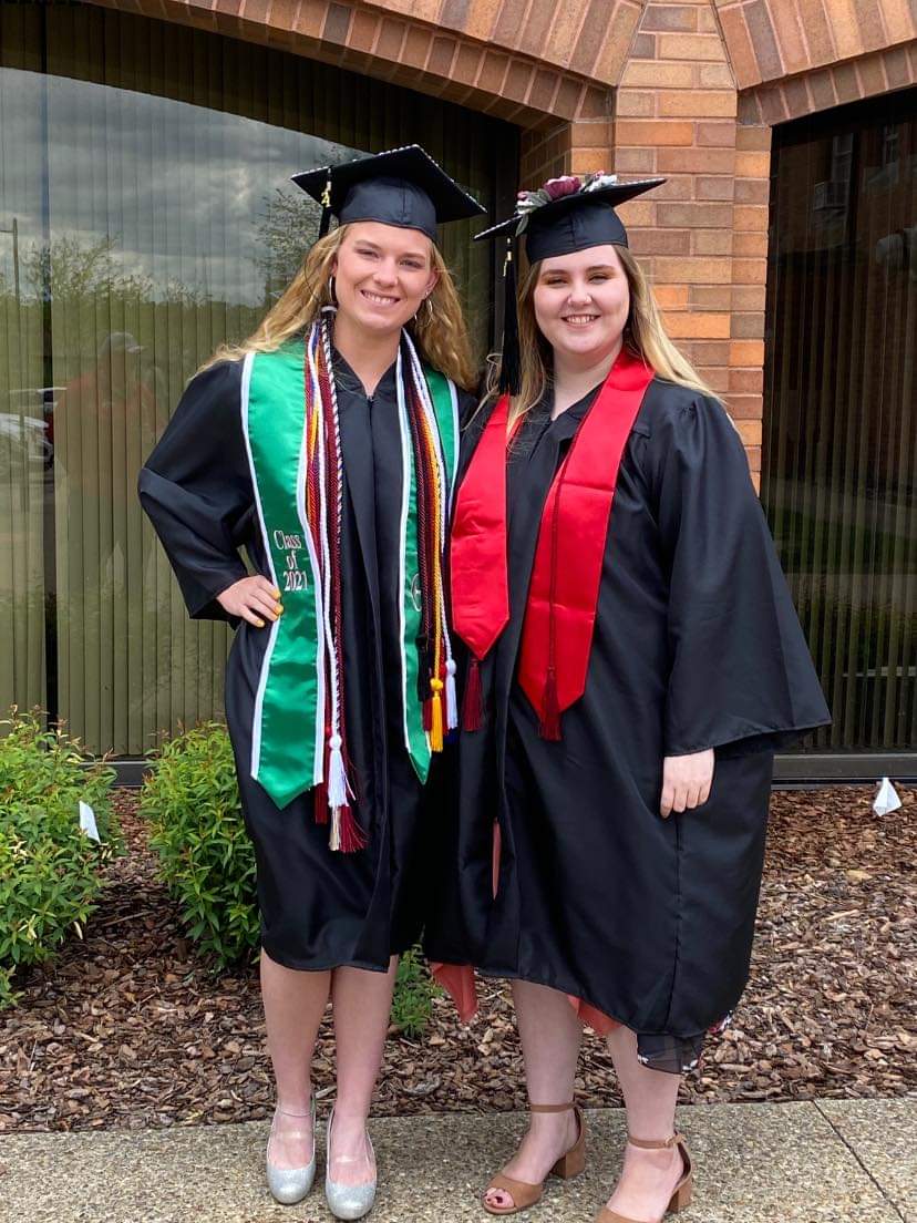 winnie_phred's tweet photo. #MuskingumE #LongMagentaLine #MU_RunJumpThrow #MuskingumMusic https://t.co/6bm0gTZ2Q0