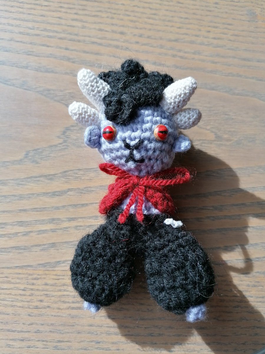 Hello! My name is Isak and I do  #crochet  #comissions! Price vary from piece and size. DM me with your idea and we will figure out a price together! I crochet anything from your OCs to sweaters!