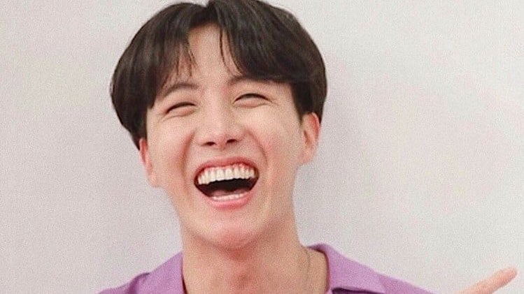 of course i need to include compilation of hobi smiling  because hoseok = happiness.  #BTSARMY    #BestFanArmy  #iHeartAwards  @BTS_twt