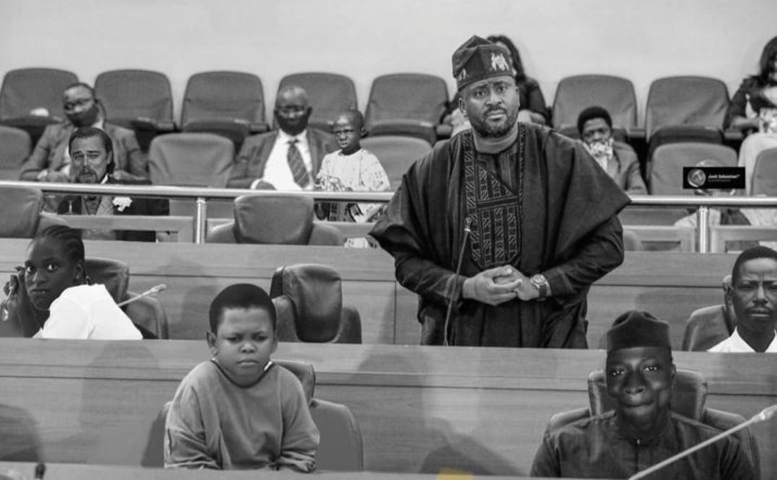 Infoloadedng's tweet image. Type who you know.