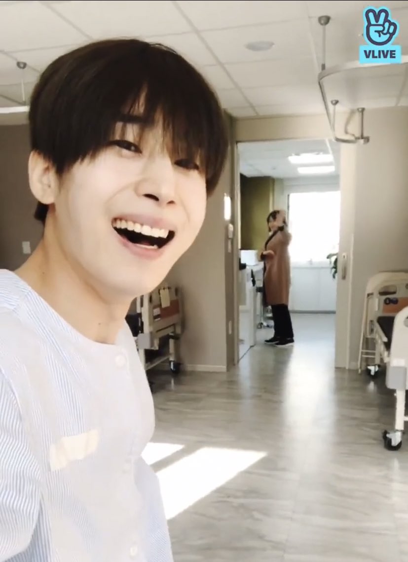 seungwoo’s relationship with his mom — a cute appreciation thread because it’s mother’s day