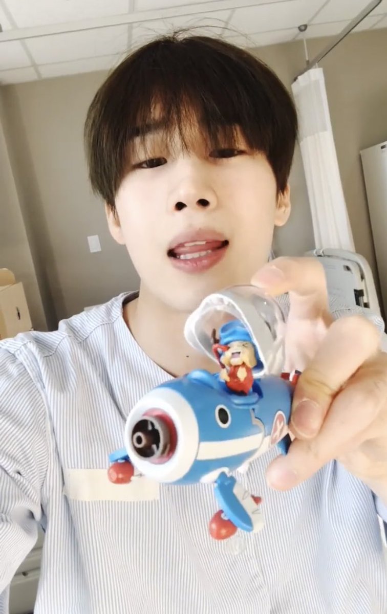 seungwoo was hospitalized before because of his leg and his mom brought him a snorlax and chopper toy to entertain him 