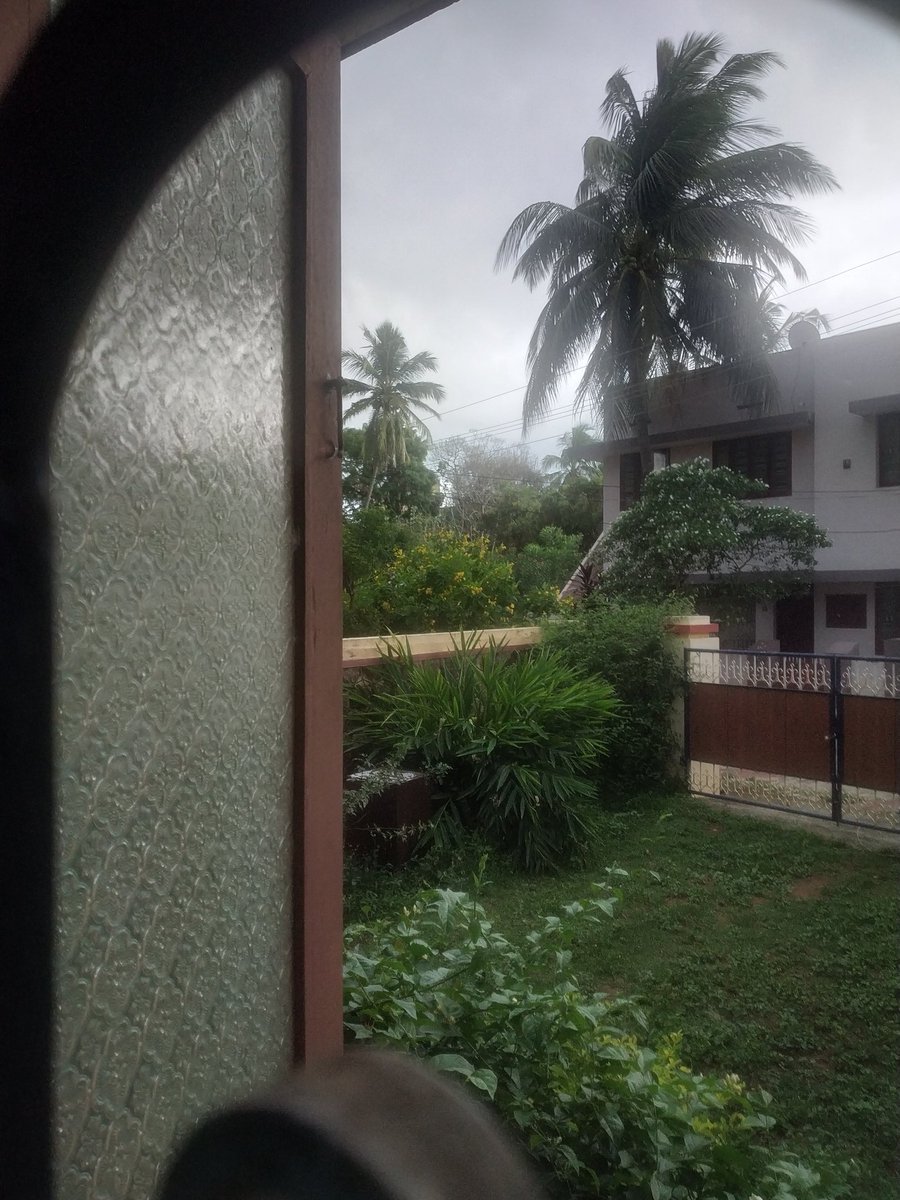 itzmeams's tweet photo. இந்த மேகங்கள் தரும் அடுத்த மழைக்காக காத்திருப்பு 🥰🥰🥰

#windowpeep https://t.co/tWdK5MUDTG