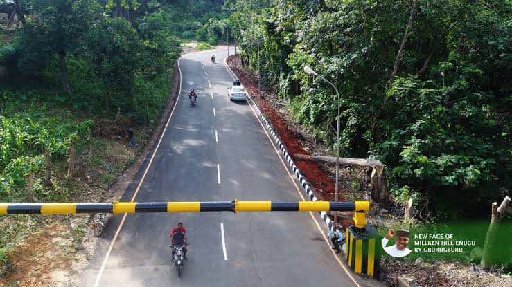 Enuguparrot_'s tweet photo. Beautiful adventure road Milliken Hill in Ngwo, Enugu State, Nigeria. 🇳🇬 https://t.co/uyWoxjPVt2