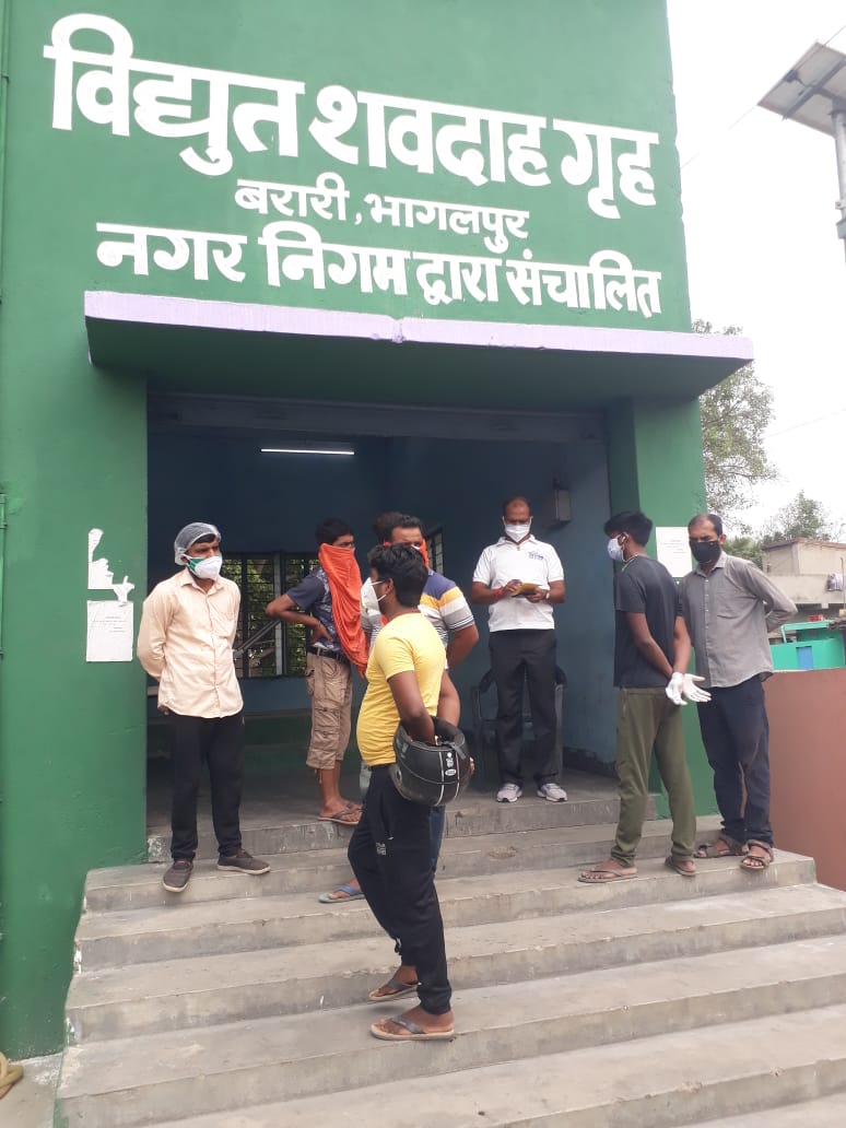 Sima saha ex-mayor bhagalpur (@sahamayor) on Twitter photo बरारी विधुत शवदाहगृह की समस्या जो ब्लोअर के जलने के कारण हुई थी उसका निदान हो गयी है
कोरोना काल मे जो भी समस्या मेरे शहर की सामने आयेंगी उसके निदान के लिए यथासंभव प्रयास करती हुई और मजबूती से कार्य करने का प्रयास करूंगी।
प्रतिनिधि <a href="/pranik_bajpai/">प्राणिक वाजपेयी</a> जी शवदाहगृह में उपस्थित रहे बरारी विधुत शवदाहगृह की समस्या जो ब्लोअर के जलने के कारण हुई थी उसका निदान हो गयी है
कोरोना काल मे जो भी समस्या मेरे शहर की सामने आयेंगी उसके निदान के लिए यथासंभव प्रयास करती हुई और मजबूती से कार्य करने का प्रयास करूंगी।
प्रतिनिधि <a href="/pranik_bajpai/">प्राणिक वाजपेयी</a> जी शवदाहगृह में उपस्थित रहे
